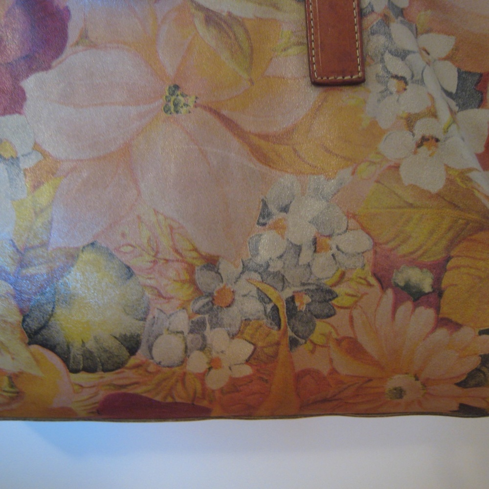 Italian Leather Floral Bag - Picture 5 of 14